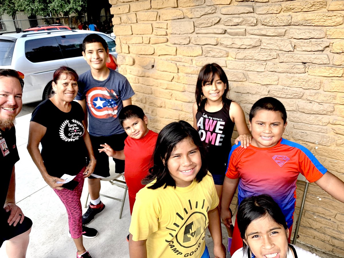 AGORA mentors with neighborhood kids